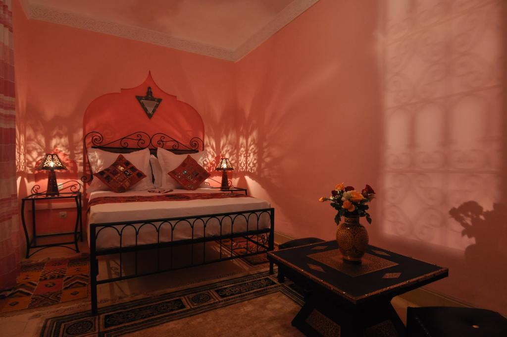 Riad La Famille Marrakesch Exterior foto