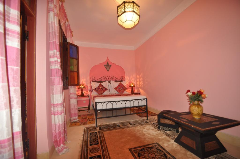Riad La Famille Marrakesch Exterior foto
